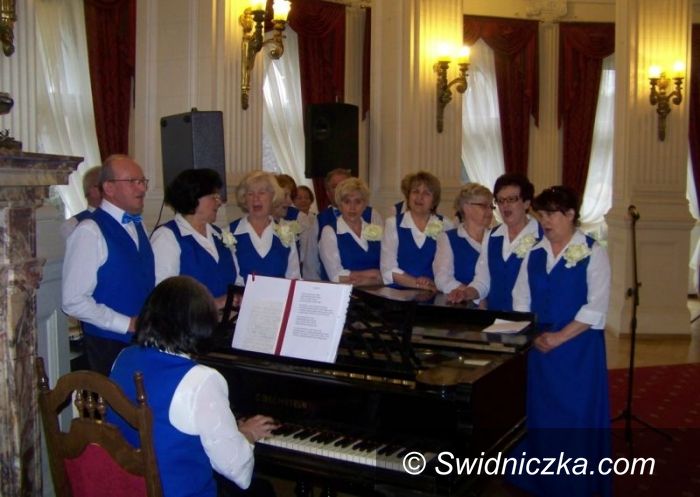 Świebodzice: „Akord” śpiewa kuracjuszom