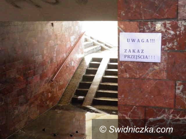 Żarów: Podziemne przejście do remontu?