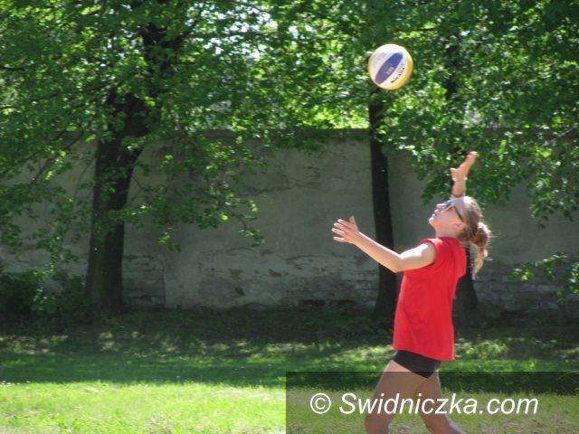 Świdnica: Turnieje plażówki w kategorii szkół gimnazjalnych