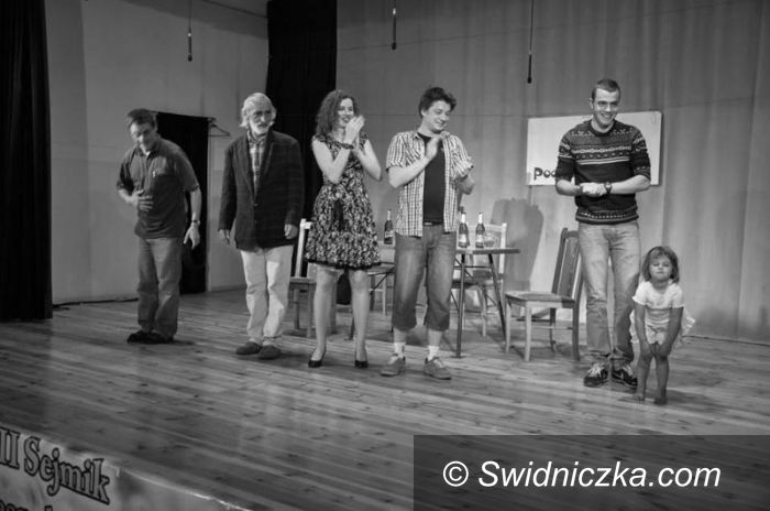 Żarów: Na deskach teatru w Ożarowie