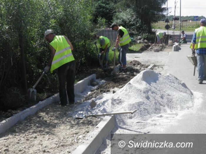Imbramowice: Trwa budowa chodników