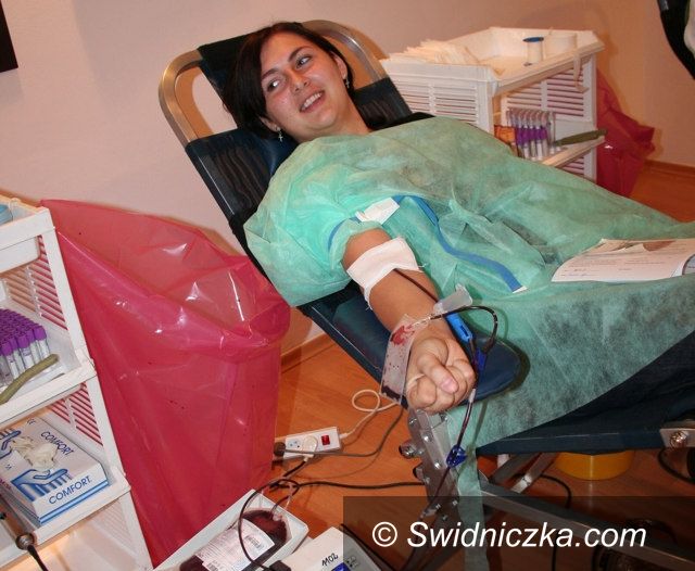 Świebodzice: Krwiobranie i losowanie nagrody