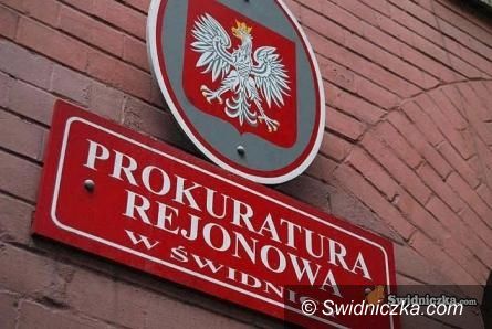 Świdnica: 37–letni świdniczanin oskarżony o podstępne utrwalanie wizerunku nagich współpracowników