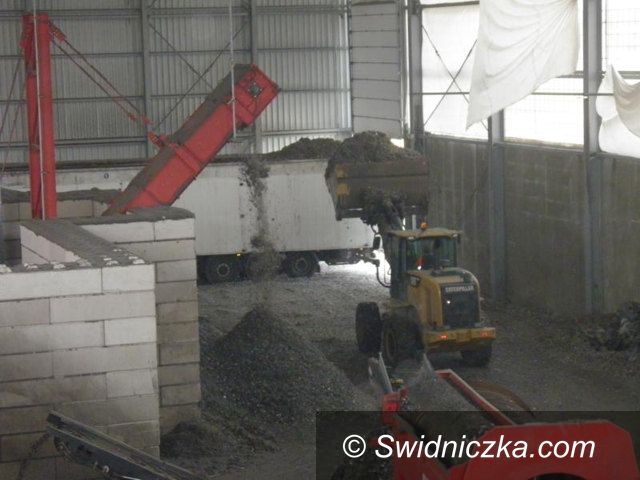 gmina Żarów: Podpiszą nowe umowy śmieciowe