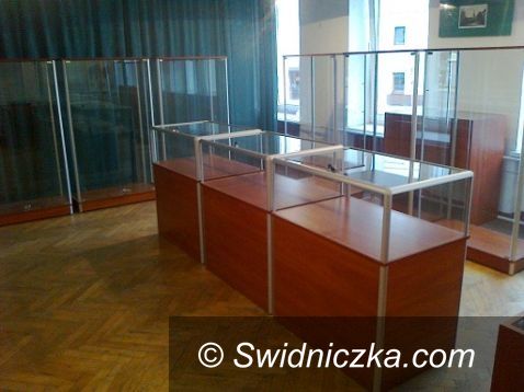 Żarów: Nowy sprzęt ekspozycyjny w Żarowskiej Izbie Historycznej