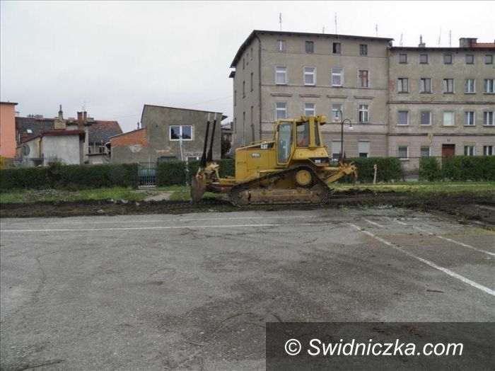Żarów: Niebezpieczne boisko przejdzie do historii