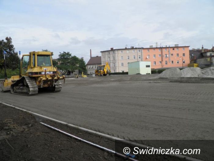 Żarów: Lekkoatletyczne boisko w przygotowaniu