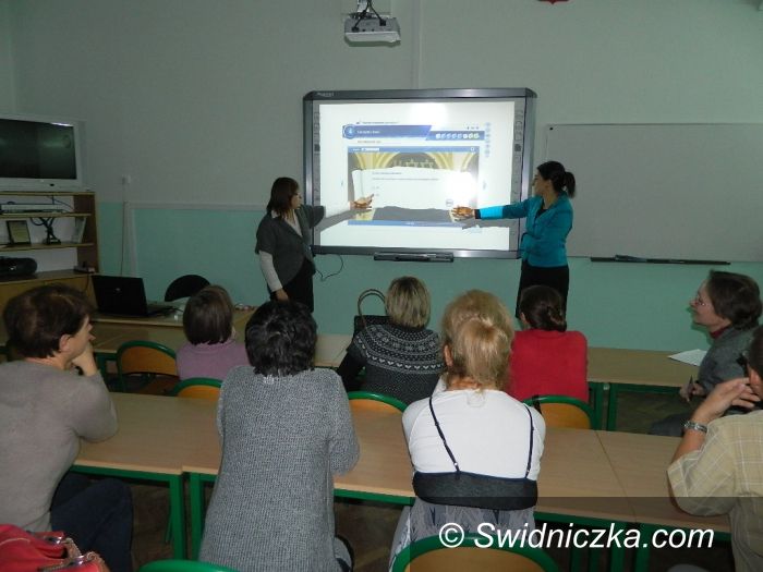 Świdnica: Gimnazjum nr 3 szkoli świdnickich bibliotekarzy