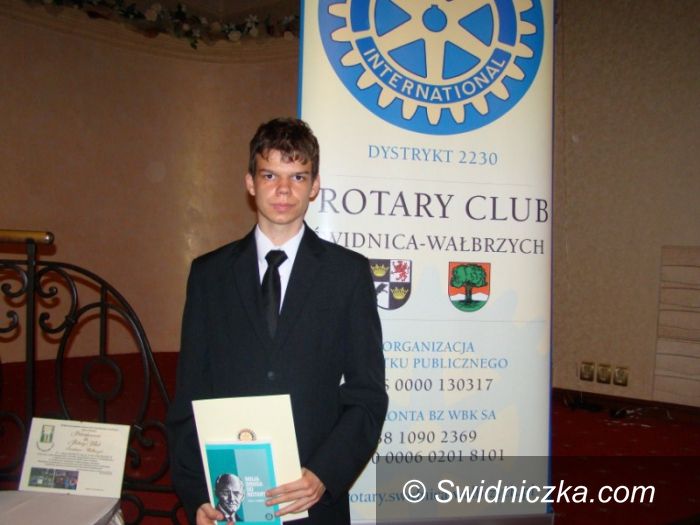 Świdnica: Stypendium rotariańskie dla Piotra Studnickiego z II LO