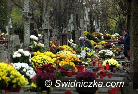 Świebodzice: Przed Świętem Zmarłych