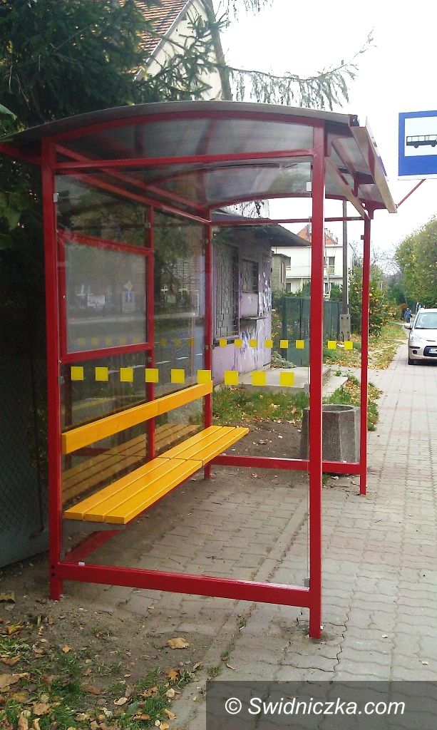 Świdnica: Nowe wiaty przystankowe w Świdnicy