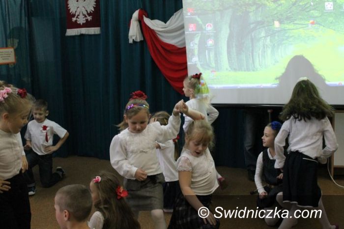 Świdnica: Uroczysty apel z okazji Święta Niepodległości w SP 315