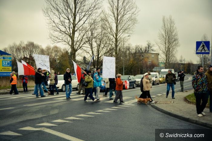 Kamienna Góra: Protestowali w sprawie drogi ekspresowej S–3