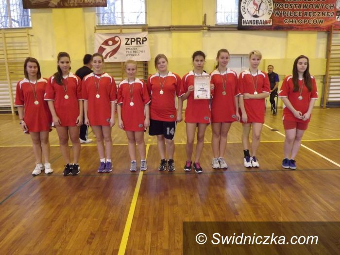 Świdnica: Zwycięswo gimnazjalistek z jedynki