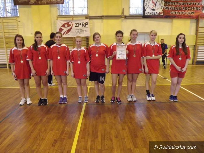 Świdnica: Zwycięswo gimnazjalistek z jedynki