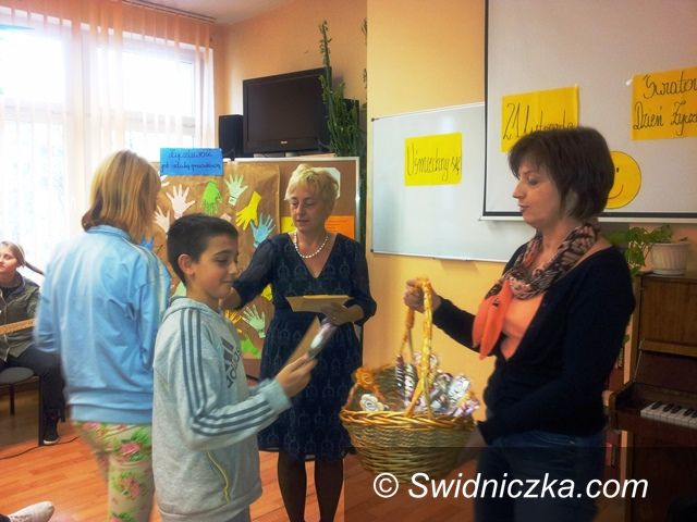 Świdnica: Światowy Dzień Życzliwości w Gimnazjum nr 2