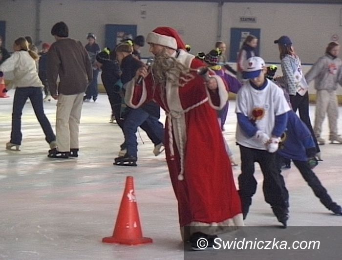 Świdnica: Łyżwy na topie, sezon w pełni. ŚOSiR zaprasza na Mikołajki