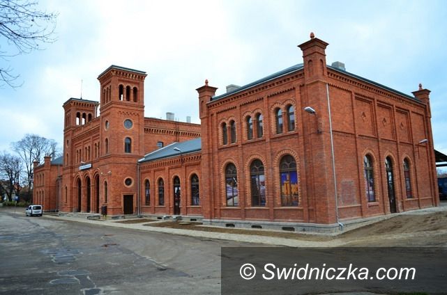 Świebodzice: Dworzec otwarty dla podróżnych