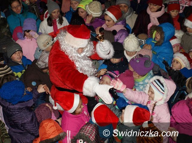 Świebodzice: Mikołaj przyjechał z workiem słodyczy