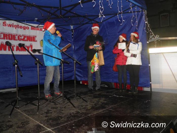 Żarów: Renifery św. Mikołaja zaparkowały w Żarowie
