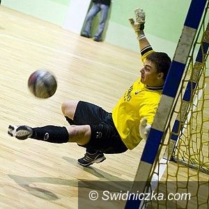 Żarów: Dwa wysokie zwycięstwa mistrzów