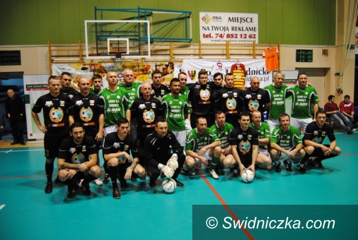 Świdnica: Sportowe święto w Świdnicy: Piłkarze pamiętają o podopiecznych Domu Dziecka!