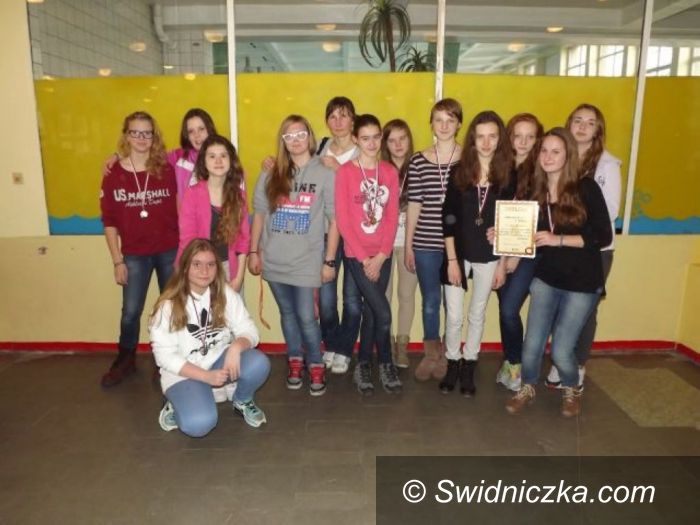 Świdnica: Gimnazjalistki z dwójki wywalczyły awans do dolnośląskiego finału