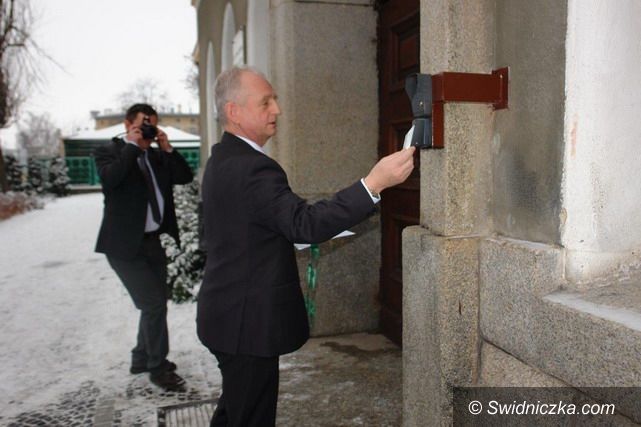 Strzegom: Elektroniczny system dostępu do strzegomskiego LO oficjalnie otwarty