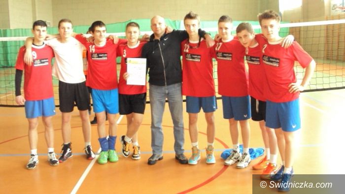 Żarów: Siatkarze z Gimnazjum nr 3 mistrzami powiatu