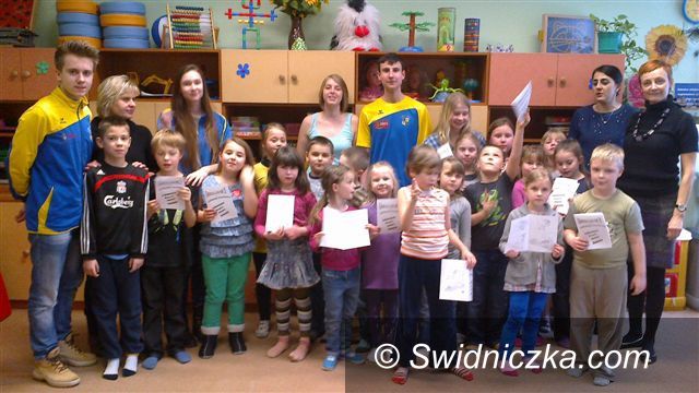 Świdnica: „Proszę pana, jak pokolorować kózkę?” Rok Tuwima trwa!