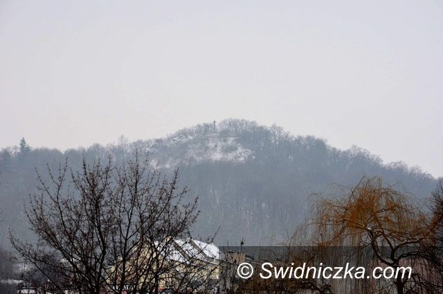Strzegom: Oświetlą krzyż na Górze Krzyżowej?