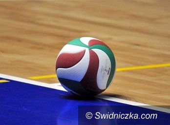 II-liga siatkarek: MKS zwycięża po pięciosetowej walce
