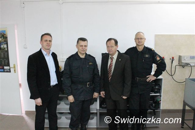 Świebodzice: Samorządy wsparły strażaków