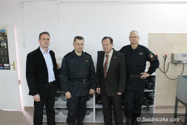 Świebodzice: Samorządy wsparły strażaków
