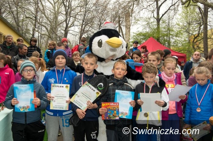 Mokrzeszów: Pierwsze koty za płoty… Podsumowanie biegów przełajowych w ZSCKR w Mokrzeszowie