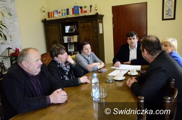 Żarów: Świetlice dla każdej wsi