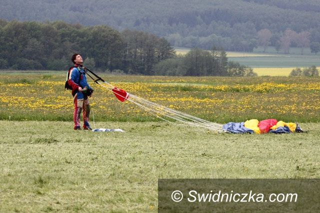 Świebodzice: Kurs spadochronowy po raz drugi