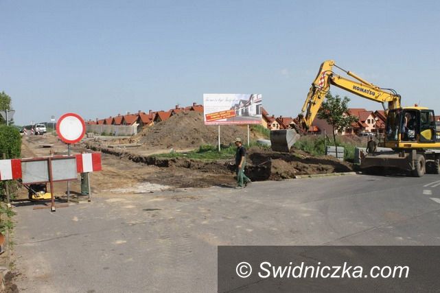 Świebodzice: Koparki wjechały na ul. Pileckiego