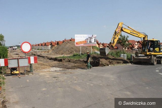 Świebodzice: Koparki wjechały na ul. Pileckiego