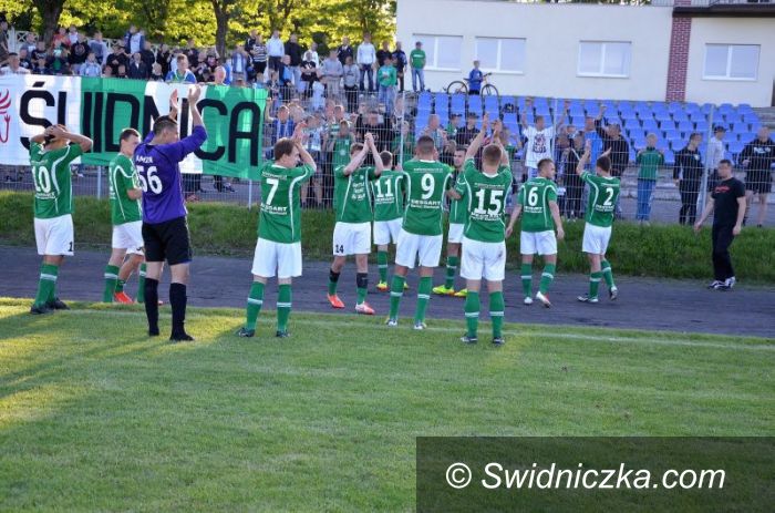 III-liga piłkarska: Świetny mecz Polonii, Stilon na kolanach!