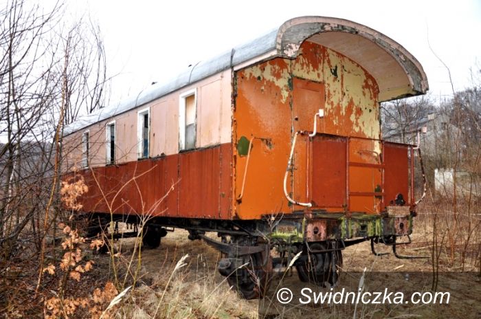 Jaworzyna Śląska: Transport zabytkowych wagonów do Jaworzyny Śląskiej