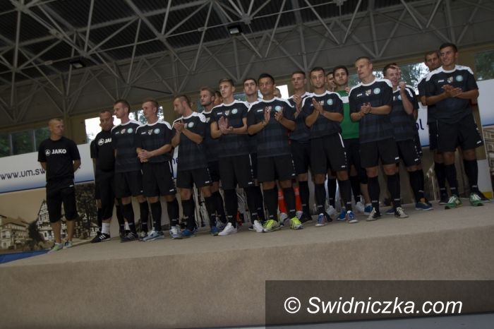 Świdnica: III–ligowe kadry MKS–u Polonia–Stal Świdnica zaprezentowane!