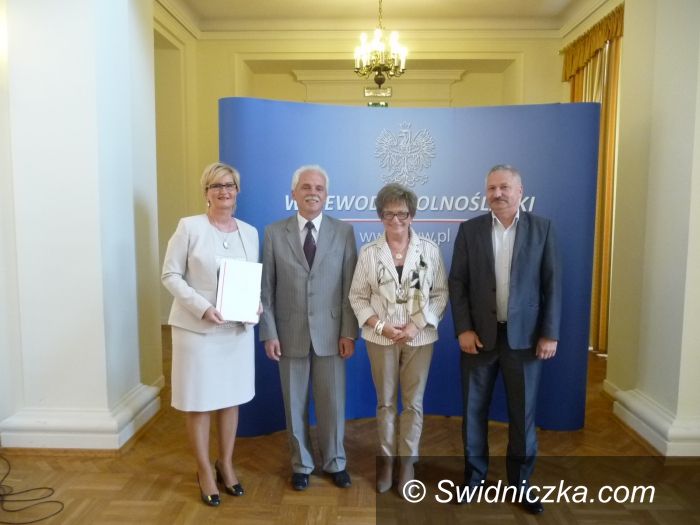 powiat świdnicki: Kolejny kilometr drogi powiatowej zostanie odremontowany
