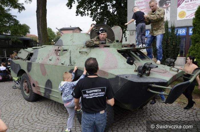 Żarów: Na pikniku militarnym w Żarowie