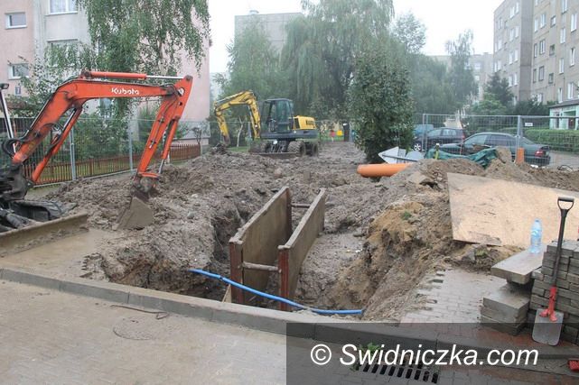 Świebodzice: Prac przy kanalizacji ciąg dalszy
