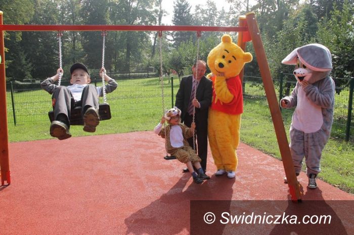 Świebodzice: Podopieczni DPS mają nowy plac zabaw