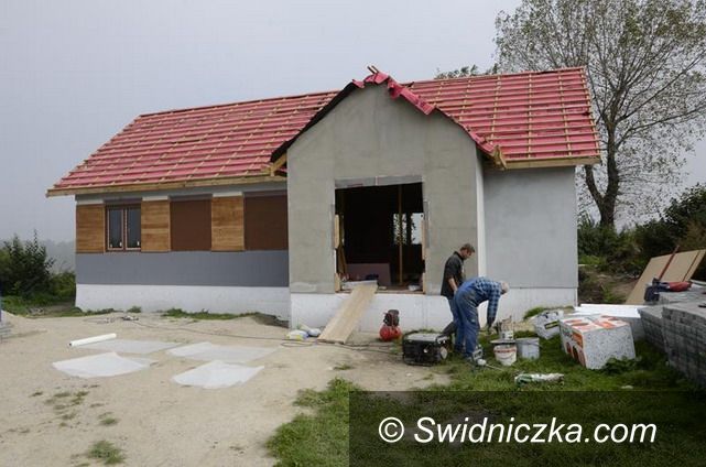 Gmina Żarów: Budowa świetlic na finiszu