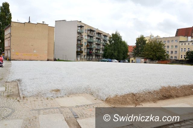Strzegom: Kolejne miejsca parkingowe w Strzegomiu