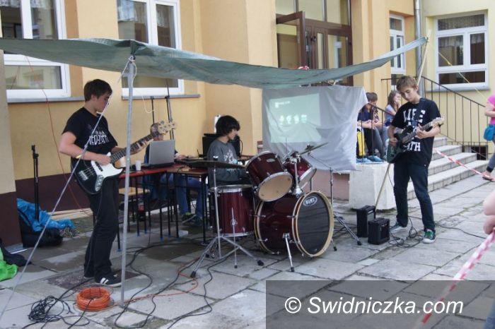 Świdnica: Piknik rodzinny w Gimnazjum nr 1