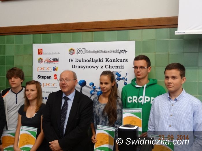 Wrocław: Srebrni chemicy z II LO